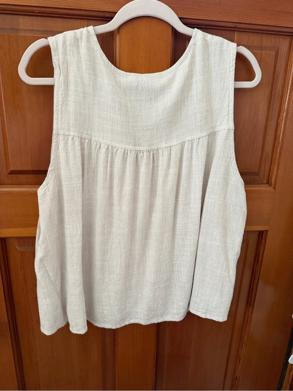 Splendid from Evereve Cream V-Neck lightweight Oversized Sleeveless Tank - Picture 4 of 14
